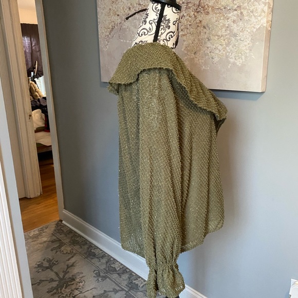 Olive 🫒 Top - Picture 4 of 7